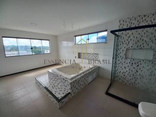 EXCELENTE CASA TRIPLEX com 4 suítes em condomínio, no Caji