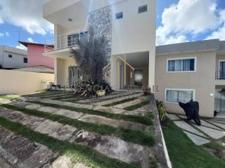 EXCELENTE CASA TRIPLEX com 4 suítes em condomínio, no Caji