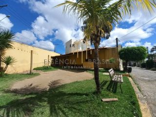 EXCELENTE CASA TRIPLEX com 4 suítes em condomínio, no Caji