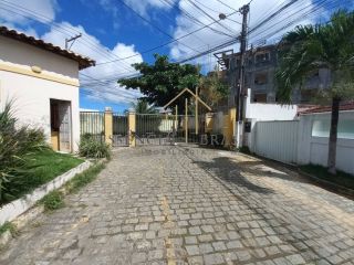 EXCELENTE CASA TRIPLEX com 4 suítes em condomínio, no Caji