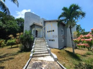 EXCELENTE CASA TRIPLEX, 4 suítes em Condomínio Clube, em Lauro de Freitas
