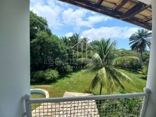 EXCELENTE CASA TRIPLEX, 4 suítes em Condomínio Clube, em Lauro de Freitas