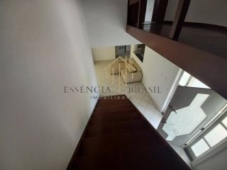 EXCELENTE CASA TRIPLEX, 4 suítes em Condomínio Clube, em Lauro de Freitas