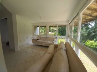 EXCELENTE CASA TRIPLEX, 4 suítes em Condomínio Clube, em Lauro de Freitas