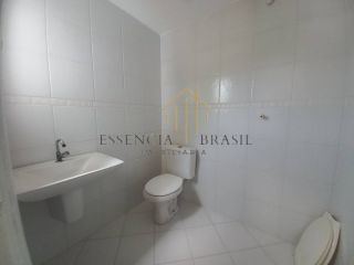 EXCELENTE CASA TRIPLEX, 4 suítes em Condomínio Clube, em Lauro de Freitas