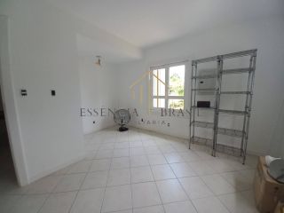 EXCELENTE CASA TRIPLEX, 4 suítes em Condomínio Clube, em Lauro de Freitas