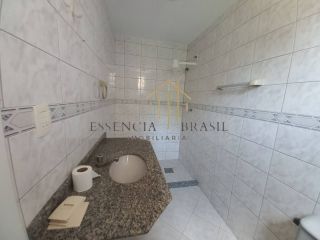 EXCELENTE CASA TRIPLEX, 4 suítes em Condomínio Clube, em Lauro de Freitas