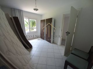 EXCELENTE CASA TRIPLEX, 4 suítes em Condomínio Clube, em Lauro de Freitas