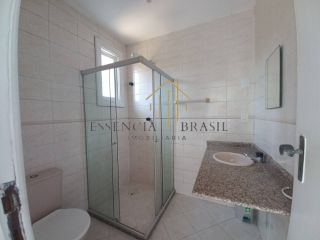 EXCELENTE CASA TRIPLEX, 4 suítes em Condomínio Clube, em Lauro de Freitas