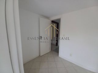 EXCELENTE CASA TRIPLEX, 4 suítes em Condomínio Clube, em Lauro de Freitas