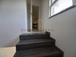 EXCELENTE CASA TRIPLEX, 4 suítes em Condomínio Clube, em Lauro de Freitas