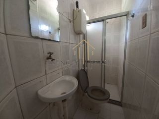 EXCELENTE CASA TRIPLEX, 4 suítes em Condomínio Clube, em Lauro de Freitas