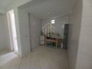 EXCELENTE CASA TRIPLEX, 4 suítes em Condomínio Clube, em Lauro de Freitas