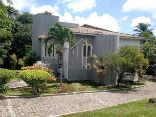 EXCELENTE CASA TRIPLEX, 4 suítes em Condomínio Clube, em Lauro de Freitas