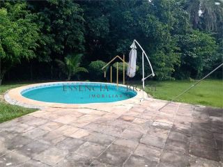 EXCELENTE CASA TRIPLEX, 4 suítes em Condomínio Clube, em Lauro de Freitas