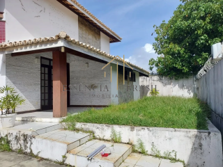 EXCELENTE CASA COMERCIAL com Galpão em Vilas do Atlântico