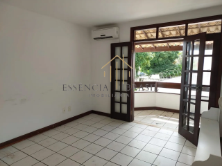 EXCELENTE CASA COMERCIAL com Galpão em Vilas do Atlântico