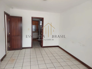EXCELENTE CASA COMERCIAL com Galpão em Vilas do Atlântico