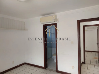 EXCELENTE CASA COMERCIAL com Galpão em Vilas do Atlântico