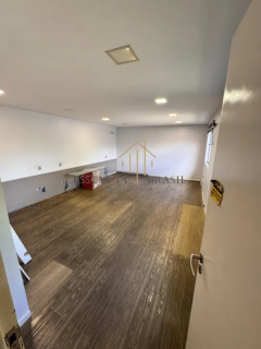 EXCELENTE CASA COMERCIAL com 8 quartos, em Vilas do Atlântico