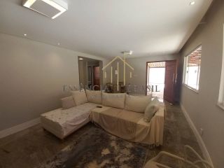 EXCELENTE CASA de condomínio, recém reformada em Vilas do Atlântico
