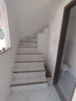 VENDO CASA 2/4 EM RUA PUBLICA CENTRO-LAURO DE FREITAS