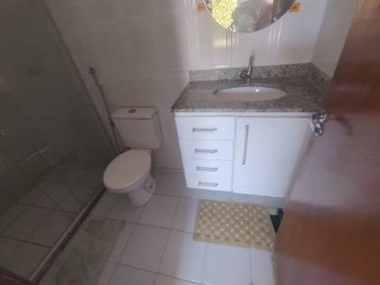 VENDO CASA 2/4 EM RUA PUBLICA CENTRO-LAURO DE FREITAS