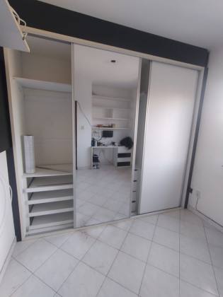 VENDO CASA 2/4 EM RUA PUBLICA CENTRO-LAURO DE FREITAS