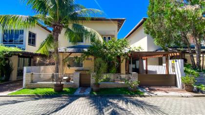 ALUGUEL CASA 4/4 CONDOMÍNIO BURAQUINHO -LAURO DE FREITAS