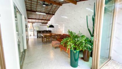 ALUGUEL CASA 4/4 CONDOMÍNIO BURAQUINHO -LAURO DE FREITAS