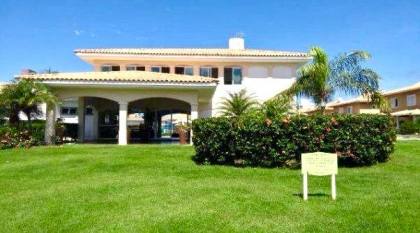 ALUGO CASA 3/4 VOGVILLE - JOCKEY CLUBE -LAURO DE FREITAS