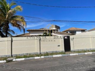 Excelente Casa com Piscina, 4 Quartos e Jardim em Vilas do Atlântico
