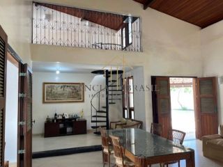 Excelente Casa com Piscina, 4 Quartos e Jardim em Vilas do Atlântico