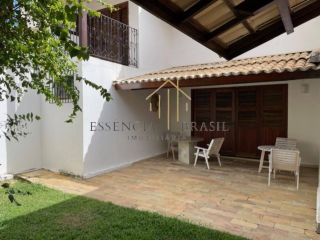 Excelente Casa com Piscina, 4 Quartos e Jardim em Vilas do Atlântico