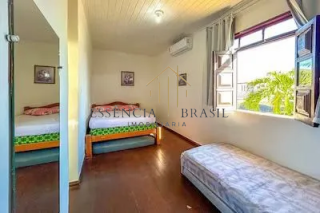 EXCELENTE CASA com 6 quartos a 60 metros da Praia de Vilas do Atlântico
