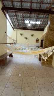 EXCELENTE CASA DUPLEX com 4 Suítes em Stella Maris, a 100 metros da Praia do Flamengo