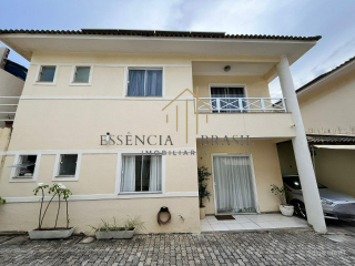 EXCELENTE CASA DUPLEX com 4 Suítes em Stella Maris, a 100 metros da Praia do Flamengo