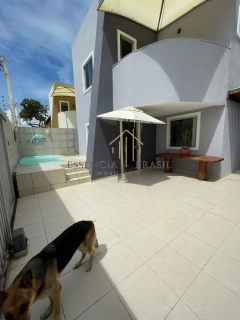 EXCELENTE CASA DUPLEX mobiliada a 800 metros da Praia de Ipitanga