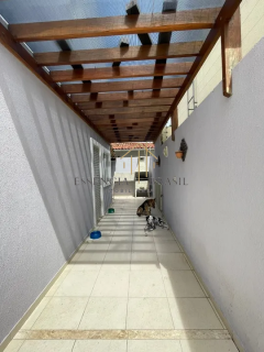EXCELENTE CASA DUPLEX mobiliada a 800 metros da Praia de Ipitanga