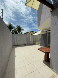 EXCELENTE CASA DUPLEX mobiliada a 800 metros da Praia de Ipitanga