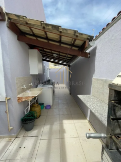 EXCELENTE CASA DUPLEX mobiliada a 800 metros da Praia de Ipitanga