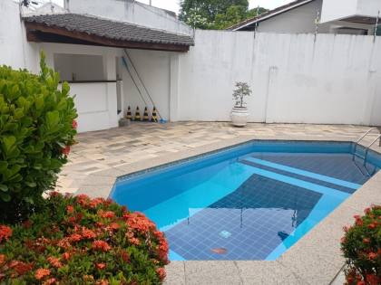 Vendo casa 4 Suítes em Villas do Atlântico