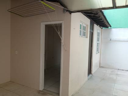 Vendo casa 4 Suítes em Villas do Atlântico