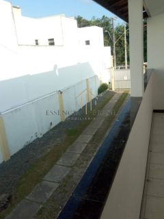 EXCELENTE CASA 3 quartos em Condomínio, a 5 minutos da Praia de Ipitanga