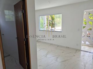 EXCELENTE CASA DUPLEX com 3 suítes em Condomínio a 200 metros da Praia de Ipitanga