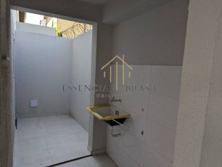 EXCELENTE CASA DUPLEX com 3 suítes em Condomínio a 200 metros da Praia de Ipitanga