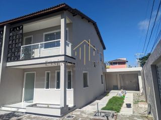 EXCELENTE CASA DUPLEX com 3 suítes em Condomínio a 200 metros da Praia de Ipitanga