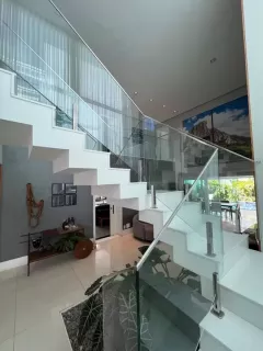 Estilo e muita Sofisticação, a localização e privilegiada próximo da paralela.