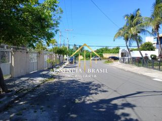 Casa térrea, Ampla e arejada, totalmente reformada, em travessa da Av.  principal em Stella Maris