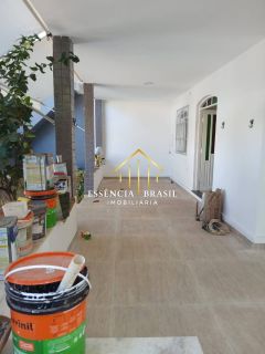 Casa térrea, Ampla e arejada, totalmente reformada, em travessa da Av.  principal em Stella Maris